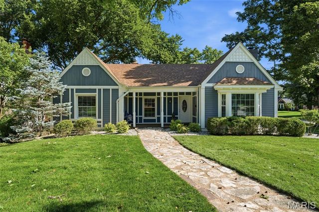 895 Brookside Drive, St Louis, MO 63122