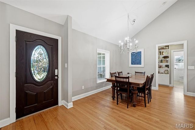 895 Brookside Drive, St Louis, MO 63122