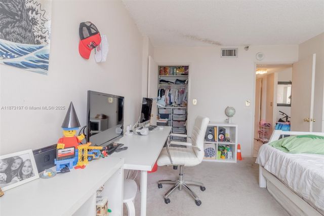 290 174th St 1902, Sunny Isles Beach, FL 33160