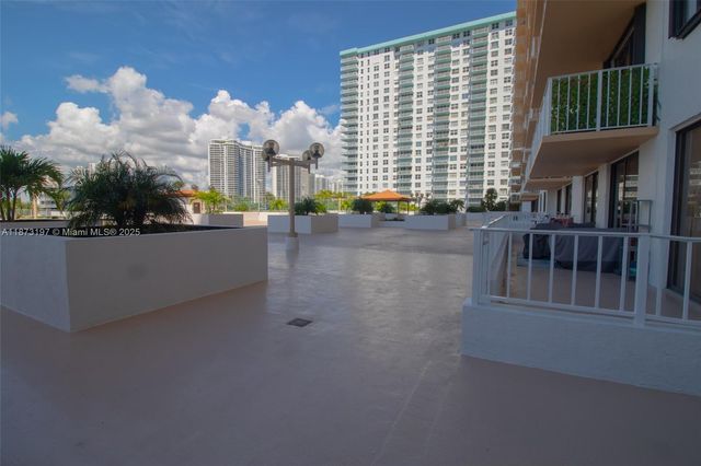 290 174th St 1902, Sunny Isles Beach, FL 33160