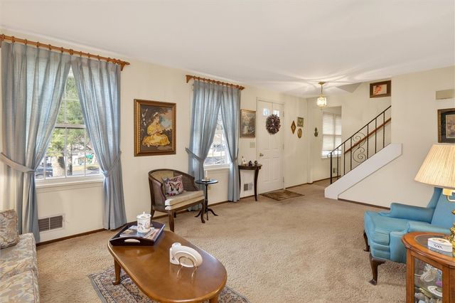 67 Williamsburg Drive, Perinton, NY 14450