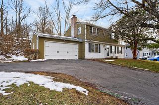 67 Williamsburg Drive, Perinton, NY 14450