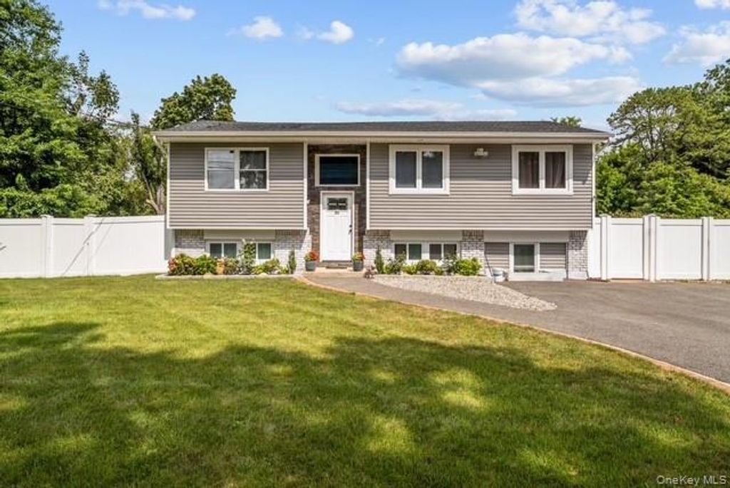 71 Bushwick Avenue, Central Islip, NY 11722 — exterior