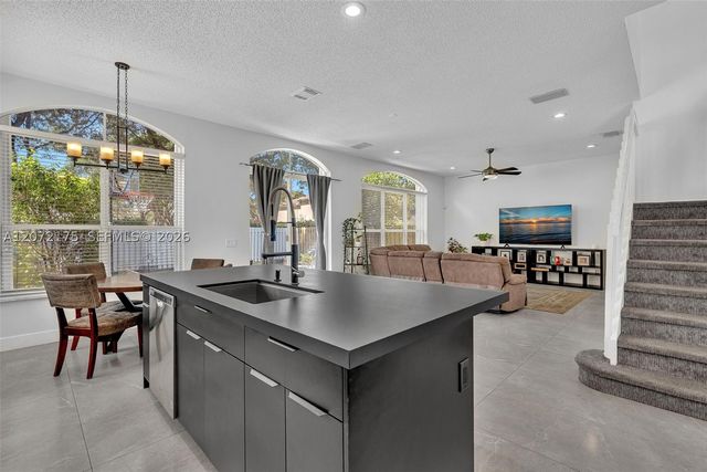 7654 NW 21st Dr, Pembroke Pines, FL 33024