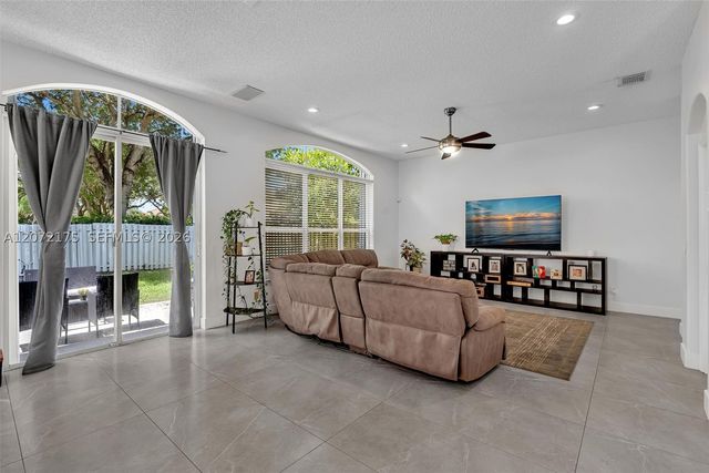 7654 NW 21st Dr, Pembroke Pines, FL 33024