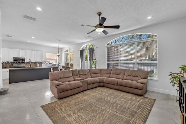 7654 NW 21st Dr, Pembroke Pines, FL 33024