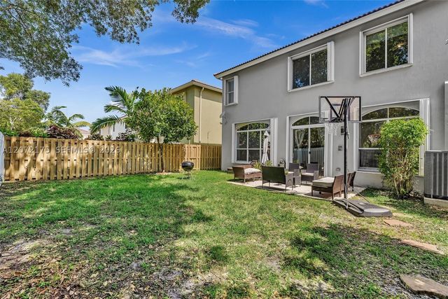 7654 NW 21st Dr, Pembroke Pines, FL 33024