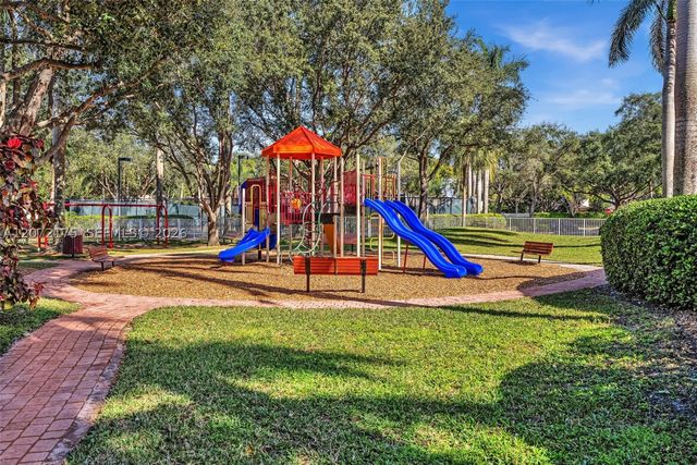 7654 NW 21st Dr, Pembroke Pines, FL 33024