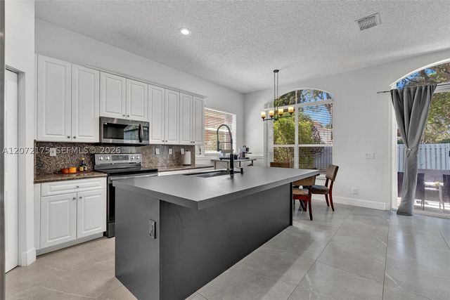 7654 NW 21st Dr, Pembroke Pines, FL 33024