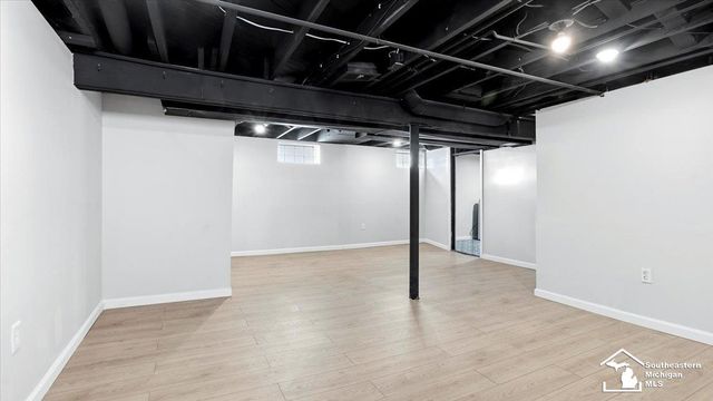 16050 Beatrice Street, Allen Park, MI 48101