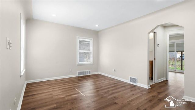 16050 Beatrice Street, Allen Park, MI 48101