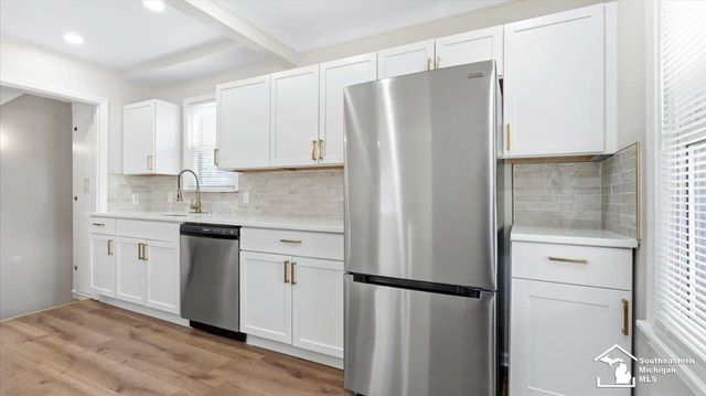 16050 Beatrice Street, Allen Park, MI 48101