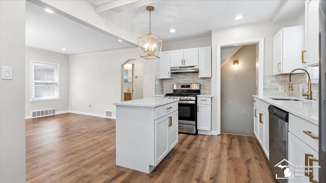 16050 Beatrice Street, Allen Park, MI 48101