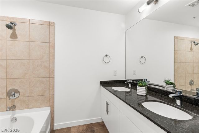 353 East Bonneville Avenue 1305, Las Vegas, NV 89101