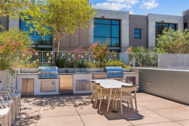 353 East Bonneville Avenue 1305, Las Vegas, NV 89101