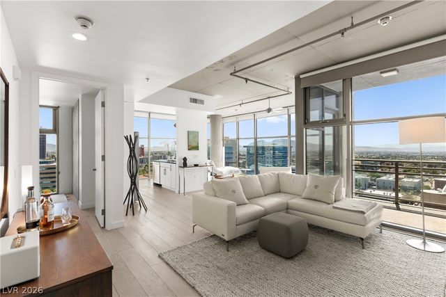 353 East Bonneville Avenue 1305, Las Vegas, NV 89101