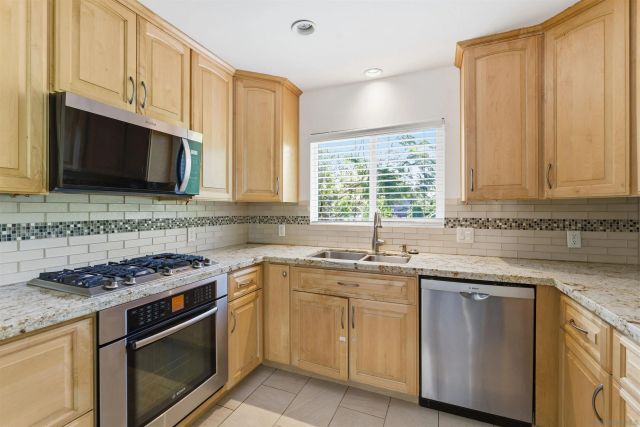 6650 Vigo Dr, La Mesa, CA 91942