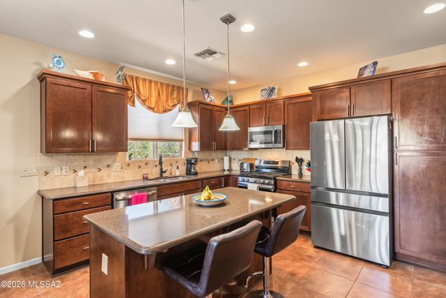 2227 E Apache Springs Lane, Green Valley, AZ 85614