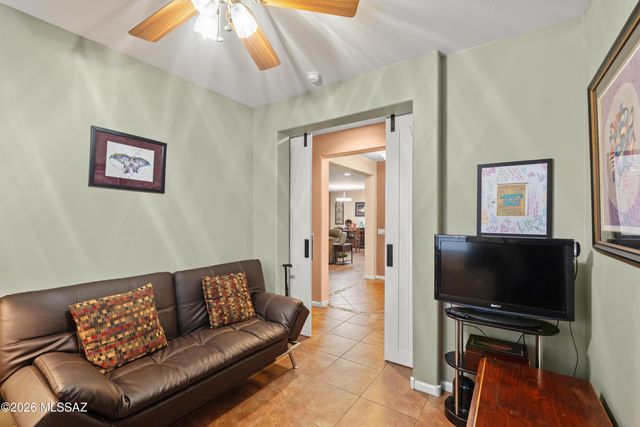 2227 E Apache Springs Lane, Green Valley, AZ 85614