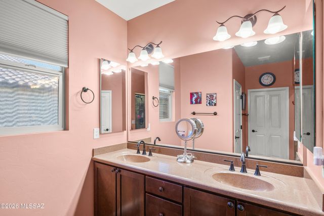 2227 E Apache Springs Lane, Green Valley, AZ 85614