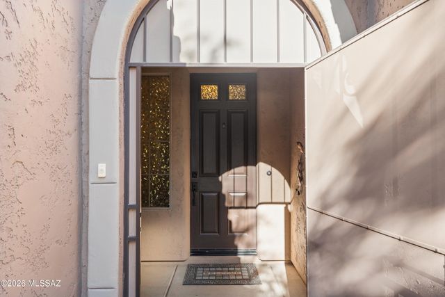 2227 E Apache Springs Lane, Green Valley, AZ 85614