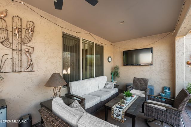 2227 E Apache Springs Lane, Green Valley, AZ 85614