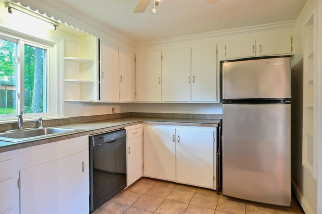 255 North Street, Manchester, NH 03104