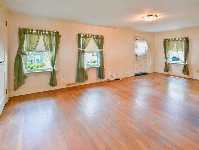 255 North Street, Manchester, NH 03104