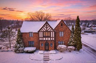 142 Ottawa Drive, Pontiac, MI 48341