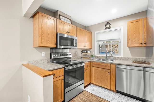 9 Village Falls Way, Merrimack, NH 03054
