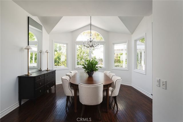 212 Kings Pl, Newport Beach, CA 92663