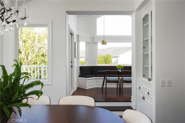 212 Kings Pl, Newport Beach, CA 92663