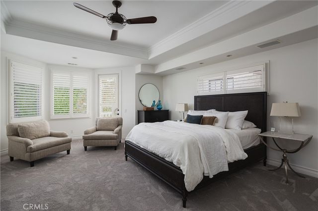 212 Kings Pl, Newport Beach, CA 92663