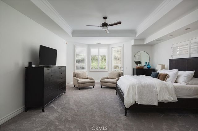 212 Kings Pl, Newport Beach, CA 92663