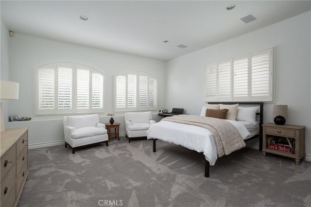 212 Kings Pl, Newport Beach, CA 92663