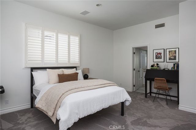 212 Kings Pl, Newport Beach, CA 92663
