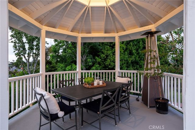 212 Kings Pl, Newport Beach, CA 92663