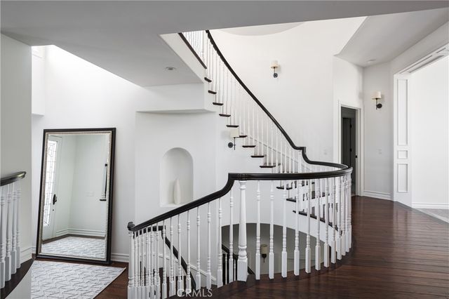 212 Kings Pl, Newport Beach, CA 92663