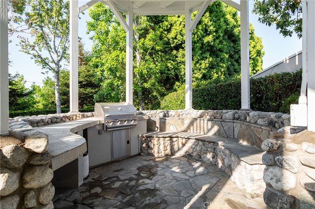 212 Kings Pl, Newport Beach, CA 92663