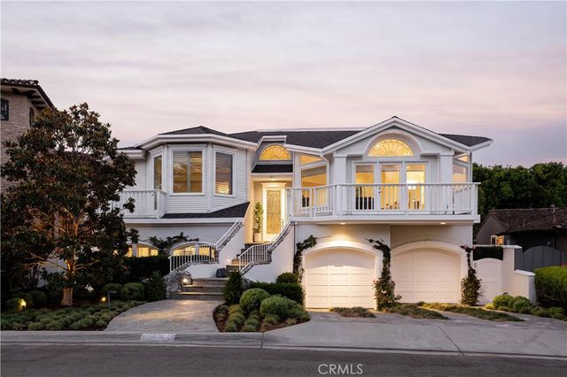 212 Kings Pl, Newport Beach, CA 92663