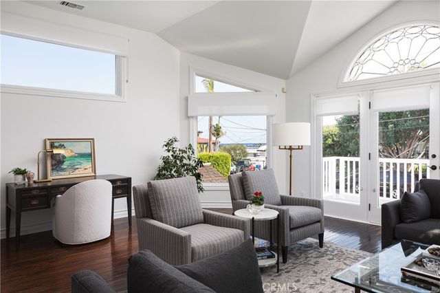 212 Kings Pl, Newport Beach, CA 92663
