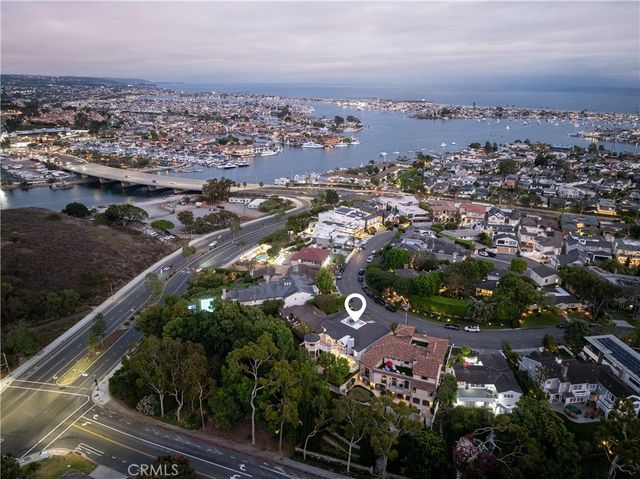 212 Kings Pl, Newport Beach, CA 92663