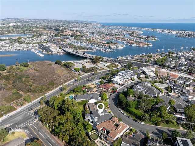 212 Kings Pl, Newport Beach, CA 92663