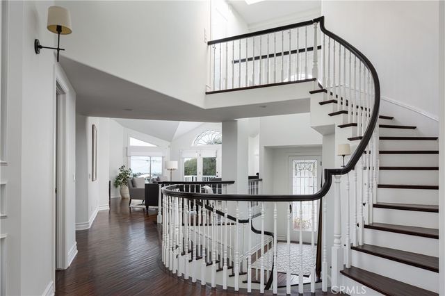 212 Kings Pl, Newport Beach, CA 92663