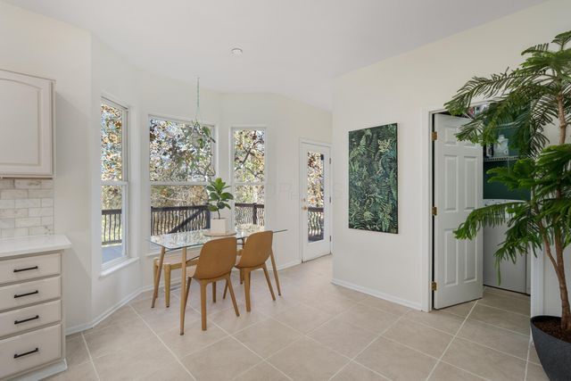 2552 Crestview Woods Drive, Newark, OH 43055