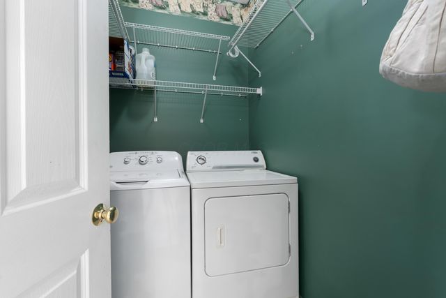 2552 Crestview Woods Drive, Newark, OH 43055