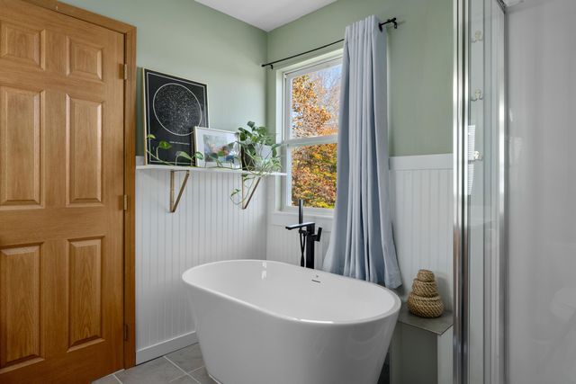 2552 Crestview Woods Drive, Newark, OH 43055