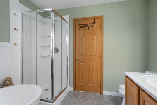 2552 Crestview Woods Drive, Newark, OH 43055