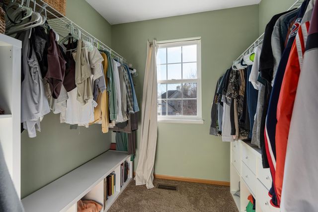 2552 Crestview Woods Drive, Newark, OH 43055