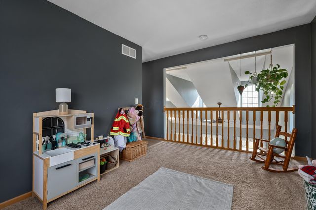 2552 Crestview Woods Drive, Newark, OH 43055